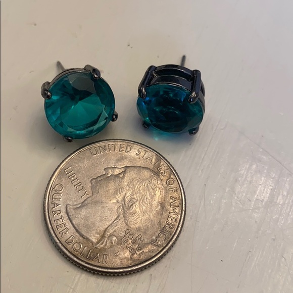 Blue stud earrings - Picture 6 of 8